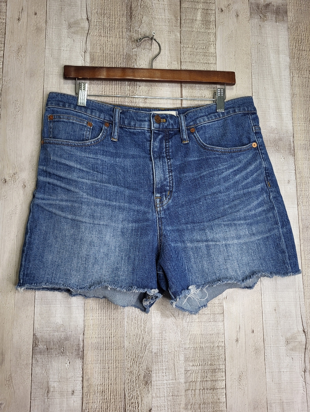 Madewell Classic High-Rise Blue Denim Women’s Shorts. Size 31